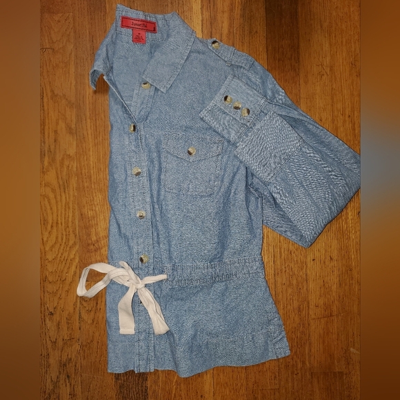 Sunset Rd Vineyard Charm Chambray Drawstring Waist Denim Shirt - Picture 4 of 12